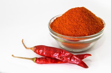 Dried red chilli and powder | Premium Photo #Freepik #photo #food #nature #kitchen #color Chili Powder Substitute, Cayenne Pepper Benefits, Dried Red Chili Peppers, Spices Photography, Paprika Spice, Nature Kitchen, How To Make Chili, Red Spice, Spice Bowls