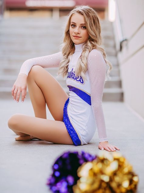 SYDNEY | CLASS OF 2020 | ANDRA TRAVIS PHOTOGRAPHY | HIGH SCHOOL SENIORS | MUSCATINE, IOWA High School Cheerleading Pictures, Muscatine Iowa, High School Cheerleading, School Cheerleading, Beach Selfie, Cheerleading Pictures, Cute Cheerleaders, Killer Body, Cheerleader Girl