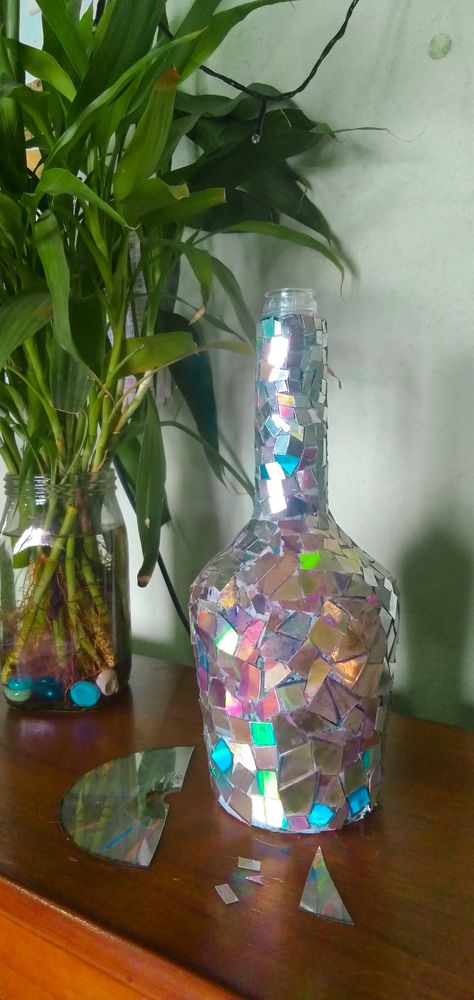 Blenders Pride Bottle Art, Diy Crafts Recycled Materials, Best Out Of Waste Ideas For Competition, Waste Bottle Craft Ideas, Plastic Bottle Crafts Flowers, Waste Bottle Craft, Recycled Diy, Christmas Diy Kids, Pot Painting