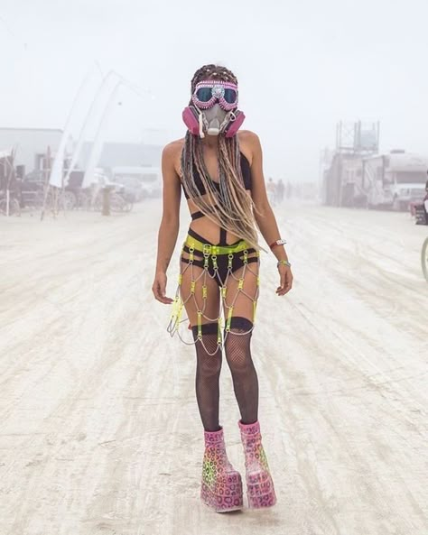 Burning Girl, Afrika Burn, Carnaval Costume, Rave Looks, Rave Fits, Festival Attire, Burning Man Fashion, Black Rock City, Summer Festival Outfit