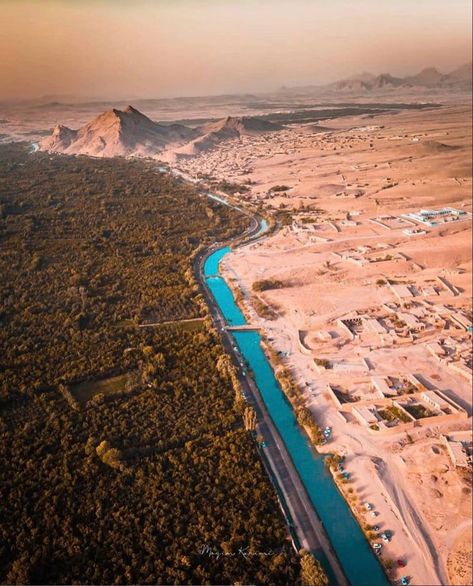 Afghanistan Landscape, Kandahar Afghanistan, Afghanistan Photography, Afghanistan Culture, Desert Dunes, Iran Travel, Eastern Art, Beautiful Dream, American Soldiers