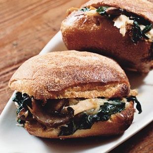 Florentine Chicken, Hearty Sandwiches, Sandwich Inspiration, Cheese Photo, Spinach Cheese, Chicken Mushroom, Dinner Sandwiches, Chicken Sandwiches, Sugary Food