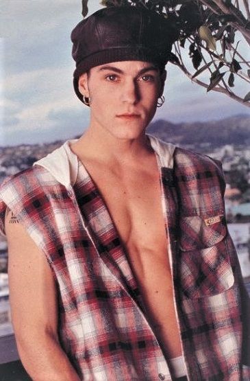 Spiked Punch, The Originals Tv Show, Beverly Hill, Justin Bieber Posters, Brian Austin Green, The Originals Tv, Retro Future, Male Celebs, Hubba Hubba