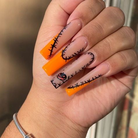 34.3k Likes, 111 Comments - Self Taught 💅🏼 (@nailedbykayyyy) on Instagram: “Spooky season is almost here!   • -follow @nailedbykayyyy  • •   #longnails #nailsofinstagram…” Long Halloween Acrylic Nails, Acrylic Nails Pink, Blood Nails, Orange Acrylic Nails, Gucci Nails, Black Halloween Nails, Horror Nails, Holloween Nails, Halloween Acrylic