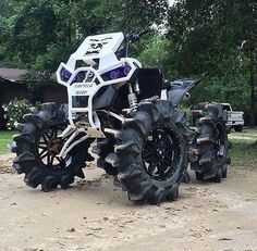 Mudding Four Wheelers, 4 Wheeler Accessories, Apocalyptic Vehicles, Best Off Road Vehicles, Atv Four Wheelers, Can Am Atv, Hummer Cars, Atv Riding, 4 Wheelers