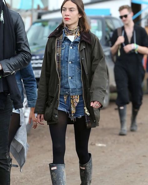 G L A S T O O U T F I T S. Since it's only a few weeks away, we thought we'd look back on some of our fav celeb Glastonbury festival outfits from across the years (and yes it's basically all Alexa Chung). Make sure to follow for more Glastonbury outfit inspo - - - #glastonbury #glastonburyfestival #glastonbury2024 #glasto #glastofest #festivalfashion #festivaloutfit #festivalvibes #festivalwear #smallfashionbranduk #smallfashionbrand #femalefoundedbusiness #shopslowfashion #reversiblecloth... Comfy Festival Outfit, Festival Outfit Rain, Glastonbury Style, Glastonbury Outfits, Glastonbury Festival Fashion, Gig Outfits, Glastonbury Fashion, Outfits For Concerts, Gig Outfit