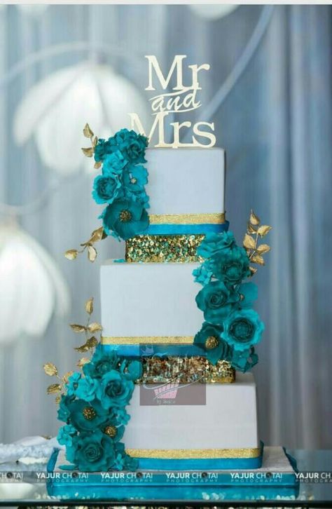 Shades of turquoise! by sophia haniff - http://cakesdecor.com/cakes/293211-shades-of-turquoise Turquoise Cake Ideas, Green Wedding Cakes, Tiffany Blue Wedding Cake, Turquoise Wedding Cake, Turquoise Wedding Theme, Teal Wedding Theme, Turquoise Cake, Teal Wedding Cake, Square Wedding Cakes