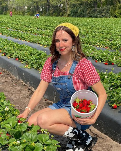 Lemonade Stand Outfit, Strawberry Picking Outfit, Strawberry Fields Forever, Strawberry Picking, Strawberry Fields, Pinterest Outfits, Pinterest Girls, Instagram Story Ideas, Aesthetic Outfits