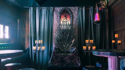 Themed Cocktails and Bar Decor Raise a Glass to 'Game of Thrones' Premiere in L.A. | Hollywood Reporter Game Of Thrones Bar, Game Of Thrones Premiere, Themed Cocktails, Game Of Thrones Theme, Bar Game, Chocolate Liqueur, Hbo Game Of Thrones, Night King, Bar Games