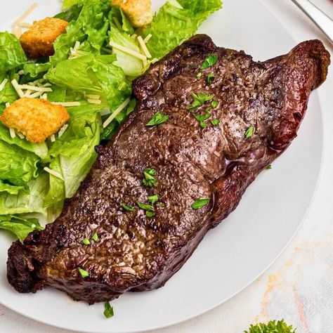 Air Fryer New York Strip Steak - Air Frying Foodie How To Reheat Steak, Steak Doneness, New York Strip Steak, Spicy Steak, Air Fryer Recipes Appetizers, Frozen Steak, Grilled Ham And Cheese, Air Fryer Steak, New York Strip