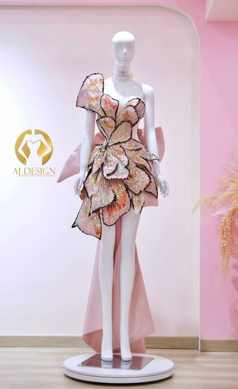 Beautiful khmer dress 🇰🇭 ✂Design : Anjo Fashion Shop📍 Butterfly Outfit Ideas, Mavis Outfit, Butterfly Frock, Khmer Dress, Met Gala Outfits, Fashion Sketches Dresses, Fancy Dresses Long, Dress Design Sketches, Glamour Dress