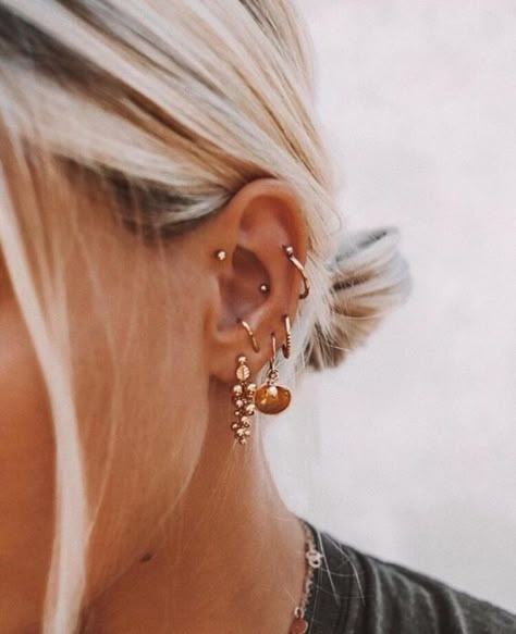 Peircings Women Both Ears, Korean Tattoo Behind Ear, Ear Piercing Designs For Small Ears, Unique Earlobe Piercings, Womens Piercings Ideas, Decorative Ear Piercings, Cartlidge Piercings Ideas Studs, Simple Piercings Ear Classy, Women’s Piercings