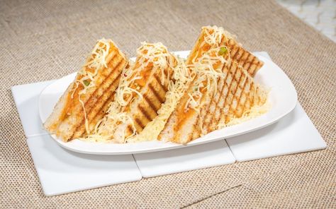 Photo cheese veg grilled sandwich toaste... | Premium Photo #Freepik #photo #sandwich #veg-sandwich #cheese-sandwich #grilled-sandwich Veg Grilled Sandwich, Veg Cheese Sandwich, Panini Bread, Sandwich Pictures, Chutney Sandwich, Grill Breakfast, Veg Sandwich, Panini Sandwiches, Grilled Sandwich