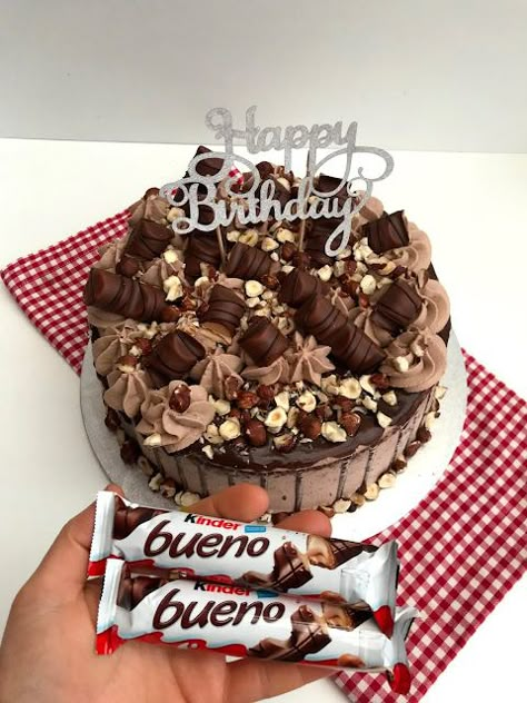 gruensteinKitchen: Kinder Bueno Haselnusstorte Nutella Recipes, Pretty Birthday Cakes, Drip Cakes, Cake Desserts, Nutella, Snack Recipes, Food And Drink, Birthday Cake, Dessert