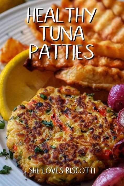 If you are looking for a quick, easy and healthy tuna patty recipe, this is it! These easy-to-make and healthy tuna patties will quickly become part of your regular dinner rotation. Only 15 minutes to make! Easy Chicken Leg Recipes, Dinner Ideas Easy Chicken, Dinner Recipes Air Fryer, Tuna Patties Healthy, Tuna Patty, Tuna Burger Recipe, Healthy Tuna Recipes, Tuna Patties Recipes, Meatballs Chicken