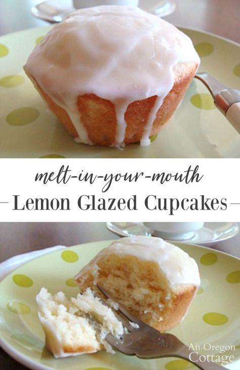 Glaze For Cupcakes, Glazed Cupcakes, Soft Cupcakes, Cupcakes Lemon, Picnic Desserts, Lemon Dessert, Almond Bars, Lemon Dessert Recipes, Salty Cake