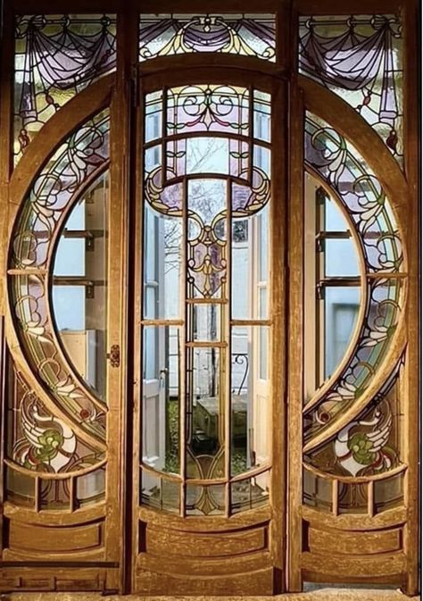 Glass Entryway, Art Nouveau Arquitectura, Art Nouveau House, Art Nouveau Stained Glass, Castle Doors, Art Nouveau Interior, Art Nouveau Decor, French Art Nouveau, Art Nouveau Architecture