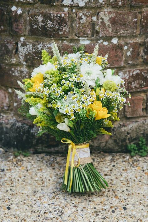 Daisy A Bouquet Of Flowers, Wedding Flowers Yellow, Pale Yellow Weddings, Flower Decor Ideas, Greenery Wedding Centerpieces, Village Hall Wedding, Yellow Wedding Theme, Flowers Bride, Greenery Bouquet