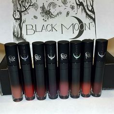 Follow @yosoylaprincesa Moon Cosmetics, Black Moon Cosmetics, Moon Beauty, Goth Makeup, Moon Collection, Black Moon, Makeup Style, Makeup Obsession, Makeup Goals