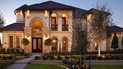 The homes for sale in Sugar Land, TX are considered inexpensive and affordable, yet they are rich with class, heritage and a touch of modern era. Home Designs Exterior, Casa Country, Casas Coloniales, Architecture Model Making, Front Lawn, Luxury Homes Dream Houses, Dream House Exterior, Exterior House, House Goals