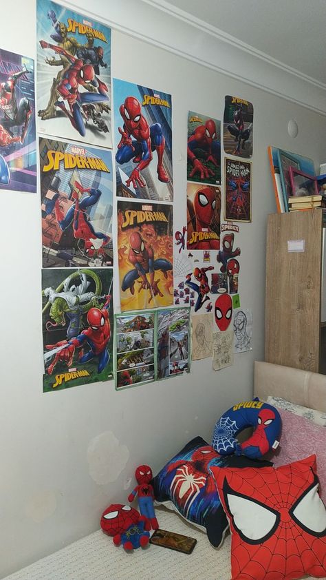 Spiderman Room Aesthetic, Spider-man Room, Nerd Room Aesthetic, Spiderman Room Ideas, Shared Baby Rooms, Spiderman Room Decor, Car Room Decor, Spiderman Stuff, Spiderman Room