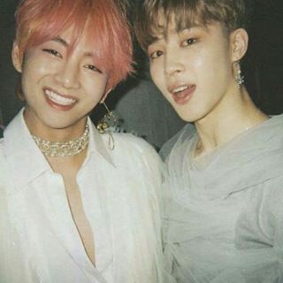 #wattpad #short-story Top: V Bottom:Jungkook "Nobody can take you away from me."-Taehyung "I'm sorry... please.."*crying*-Jungkook "Now tell me.. who are you belongs to"-Taehyung "I-I... belongs to...you d-daddy.."-Jungkook Bts Polaroid, Bts Vmin, Youre Mine, Fan Fiction, Bts Boys, Foto Bts, Bts Pictures, Bts Taehyung, Bts Wallpaper