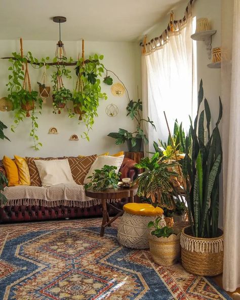 Boho Apartment, Small Space Interior Design, House Plants Decor, Bohemian Living Room, Green Rooms, Boho Interior, Boho Living Room, Dream House Decor, Elegant Homes