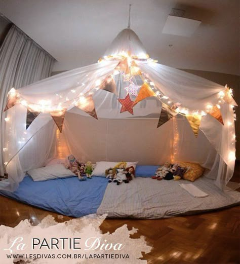 Slumber Party Fort, Pijamas Party Ideas, Slumber Party Ideas, Slumber Party Activities, Girls Sleepover Party, Birthday Sleepover Ideas, Slumber Party Birthday, Girls Slumber Party, Pyjamas Party