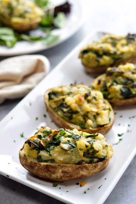 Healthy Potato Skins Recipe, Healthy Potato Skins, Spinach Artichoke Bites, Stuffed Potato Skins, Super Bowl Menu, Potatoe Skins Recipe, Gf Meals, Stuffed Potato, Potato Appetizers