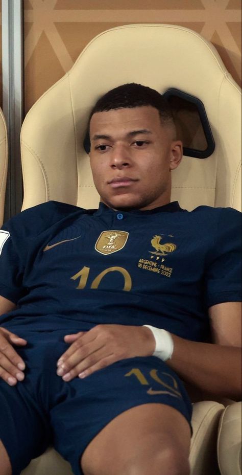 Fortnite Og Skins, Mbappe France, Brazil Football Team, French Football Players, K Mbappe, Guiyang, Cute Football Players, Football Fashion, Kylian Mbappe