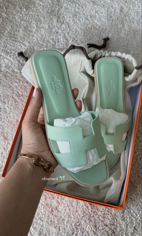 #sandals #sliders #hermes #fashion #luxury #slides Vestidos Sport, Hermes Oran Sandals, Luxury Slides, Hermes Fashion, Pretty Sandals, Shoes Heels Classy, Shoes Outfit Fashion, Hermes Oran, Fancy Shoes