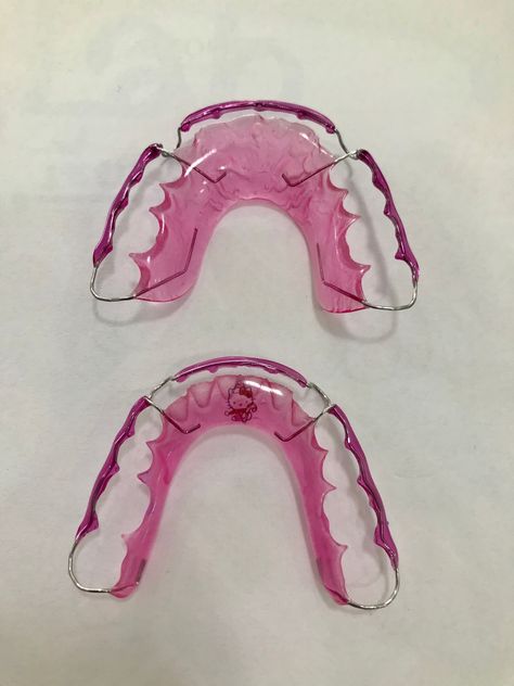 Retainers For Teeth, Hawley Retainer, Retainers Colors, Retainer Teeth, Japan Hello Kitty, Braces Off, Cute Braces, Braces Colors, Dental Life