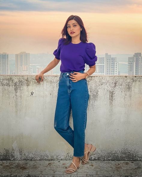 Jens Top Photoshoot Pose, Photo Stills For Women In Jeans, Jens Top Poses, Jeans Top Photoshoot Poses, Western Poses, Riza Afreen, Female Modeling Poses, Haldi Photoshoot, Girls Jeans Top