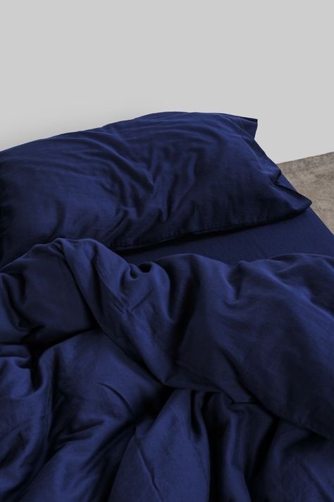 Dark Blue Sheets Aesthetic, Dark Blue Bedding Ideas, Navy House Interior, Navy Blue Room Inspiration, Dark Blue Room Bedroom, Blue Things Aesthetic, Bedroom Blue Bed, Blue Bedding Aesthetic, Dark Blue Things