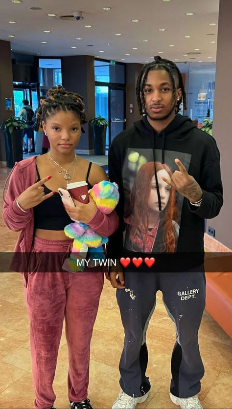 Halle Bailey And Chloe, Halle Bailey And Ddg, Haley Bailey, Chole And Halle, Chloe Halle, Chloe And Halle, Black Photos, Swag Couples, I Love Being Black