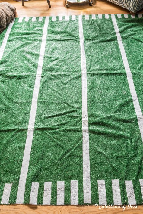 Diy Football Field, Football Party Printables, Superbowl Party Appetizers, Gameday Party, Superbowl Party Games, Superbowl Party Decorations, Homecoming Floats, Football Party Decorations, Football Diy