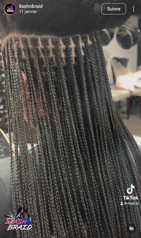 Extra Small Braids For Black Women, Tiny Long Braids, Small Layered Braids, Small Knotless Box Braids Hairstyles, Xs Box Braids, Tiny Knotless Braids, Extra Small Knotless Box Braids, Xs Knotless, Xs Knotless Braids