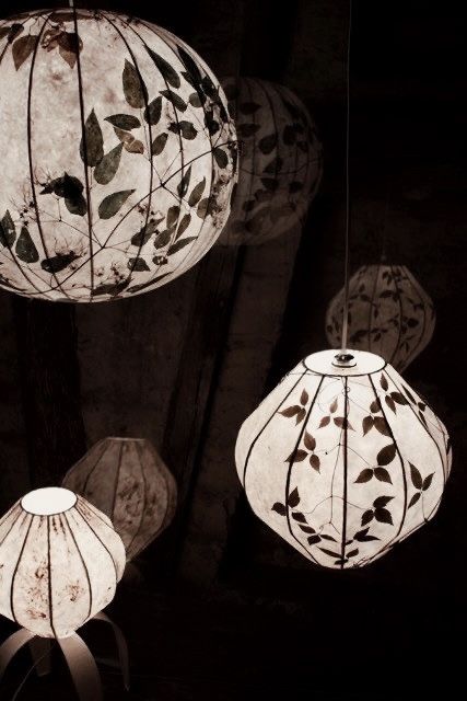 Diy Chinese Lanterns, Chinese Lanterns Diy, Chinese Lamps, Broadcast Studio, Chinese Light, Lantern Art, Chinese Paper Lanterns, Lantern Ideas, Paper Sculptures