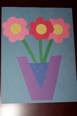 letter V craft Letter V Crafts, Joy School, Preschool Letter Crafts, Alphabet Crafts Preschool, Abc Crafts, Alphabet Letter Crafts, Letter Crafts, K Crafts, Preschool Projects