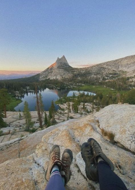 Backpacking Trip Aesthetic, Nature Hiking Aesthetic, Hiking Gear Aesthetic, Best Friend Adventures, Hike Aesthetic Summer, Vision Board Hiking, Hiking Astethic Pictures, Hiking Astethic, Hiking Couple Aesthetic