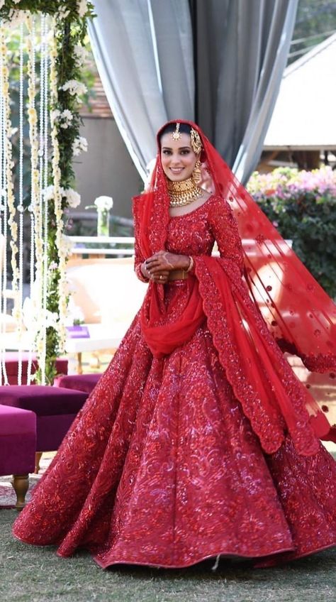 Iqra Aziz Wedding Dress, Iqra Aziz Wedding, Barat Dress, Red Bridal Dress, Iqra Aziz, Indian Bride Outfits, Bridal Lehenga Collection, Bridal Dresses Pakistan, Designer Bridal Lehenga