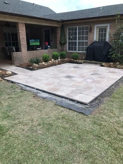 Pantry Larder, Paver Patio Ideas, Paver Deck, Patio Kits, Diy Patio Pavers, Brick Paver Patio, Small Outdoor Patios, Pavers Backyard, Paver Designs