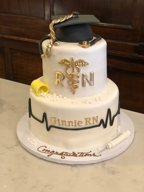 Physician Assistant Cake Ideas, Nursing Graduate Cake, Nurses Graduation Cakes, Cake For Nurse Graduation, Nurse Grad Cake Ideas, Nurse Graduate Cake, Dr Graduation Cake, Graduation Nurse Cake, Nursing Graduation Cake Ideas