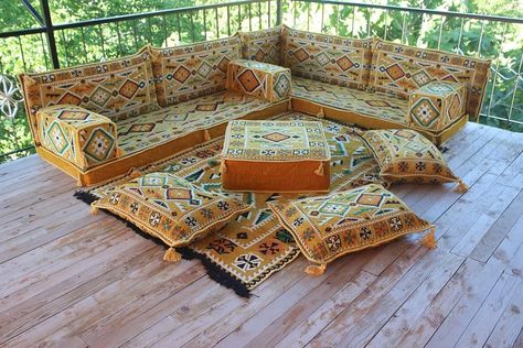 Couch Interior Design, Arabic Floor Seating, Home Decor Balcony, Floor Sofas, Arab Coffee, Arabic Furniture, Moroccan Sofa, Floor Seating Cushions, Arabic Sofa