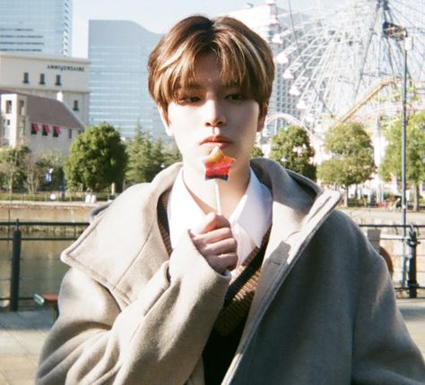 Brown Seungmin, Seungmin Boyfriend Material, Brown Layout, Seungmin Pfp, Seungmin Boyfriend, Seungmin Photos, Chasing Shadows, Blank Face, I Love You Puppy