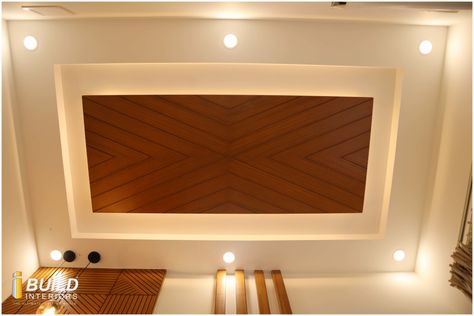 Pop With Wooden Ceiling Design, Veneer False Ceiling Design Living Room, Plane Ceiling Design, Pop Design For Hall Wooden, Vineer Groove Design Ceiling, Hall Wooden Ceiling Design, Flase Celing Designs, Ceiling Design Veneer, Residential Ceiling Design