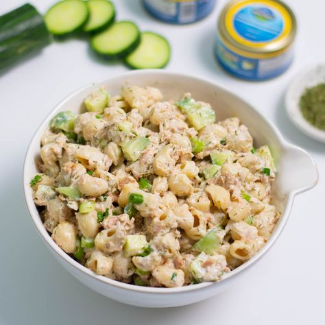 Made with our staple Greek yogurt based ranch dill pickle dressing this dill pickle tuna pasta salad is packed with protein. Dill Pickle Dressing, Pickle Dressing, Protein Pasta Salad, Tuna Pasta Salad, Protein Ideas, Eat Green, Pasta Varieties, Tuna Salad Pasta, Protein Pasta