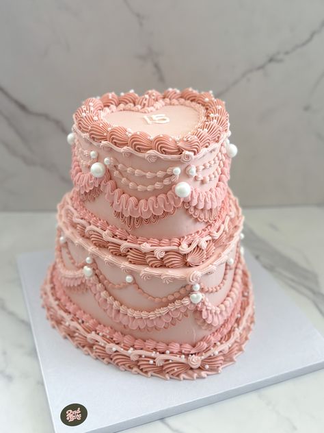 Mauve, pink, vintage, hard cake, 6 inch +8 inch 6 Inch Vintage Cake, Vintage 2 Tier Cake, 3 Tier Vintage Cake, 2 Tier Heart Cake, Tiered Heart Cake, 2 Tier Pink Cake, 2 Tier Vintage Cake, 2 Tier Cake Ideas, Birthday Cake Ideas Pink