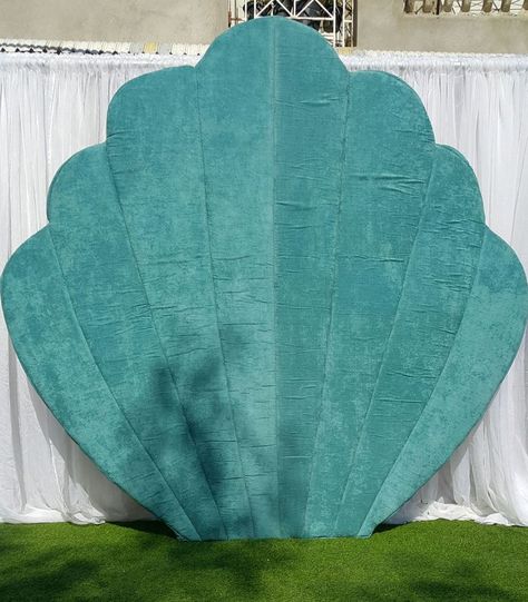 Big Shell Decor, Diy Large Clam Shell Prop, Sea Shell Backdrop, Shell Backdrop, Under The Sea Backdrop, Oyster Shells Diy, Giant Clam Shell, Giant Clam, Big Shell