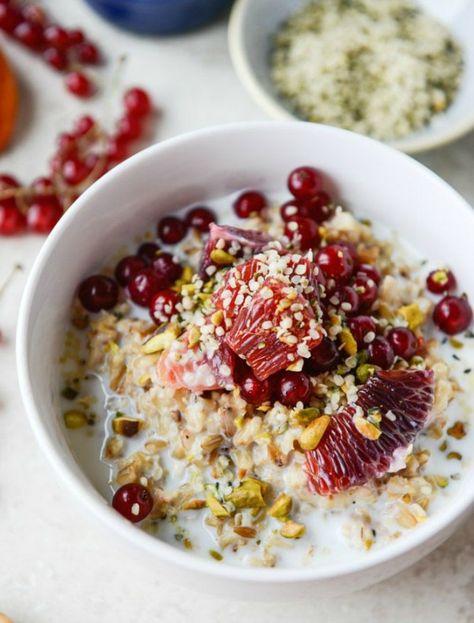 Butter-Toasted Oat Breakfast Bowls from howsweeteats.com on foodiecrush.com Oats Bowl, Oat Breakfast, Healthy Oatmeal Recipes, Toasted Oats, Oats Breakfast, Healthy Oatmeal, How To Make Breakfast, Oatmeal Recipes, Breakfast Brunch Recipes